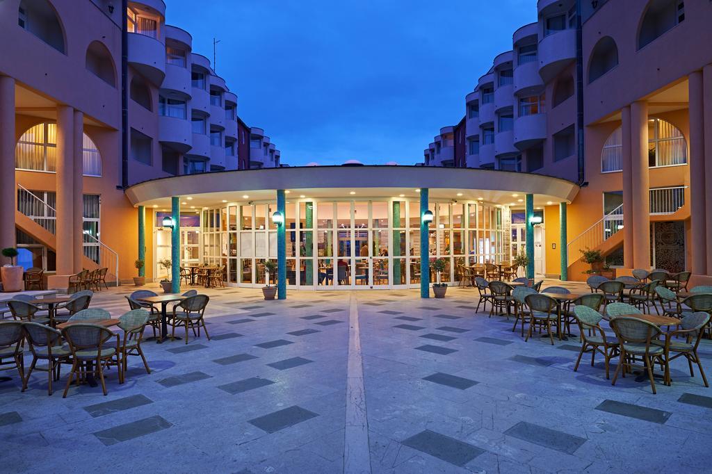 Hotel Delfin Izola Exterior photo
