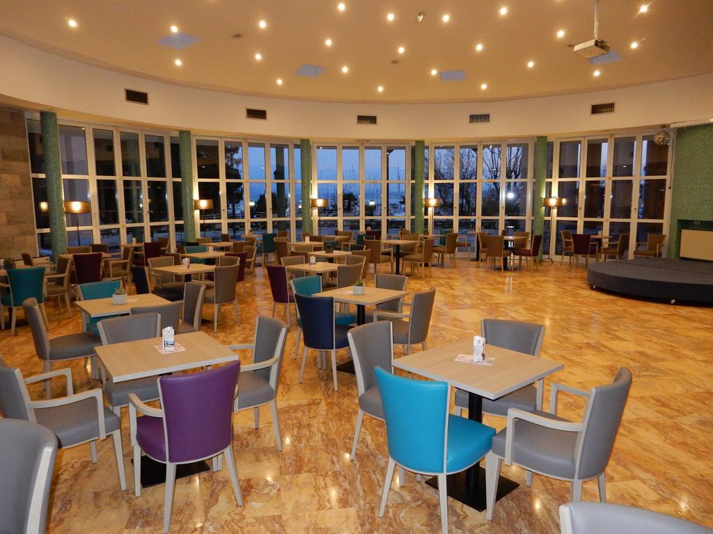 Hotel Delfin Izola Exterior photo